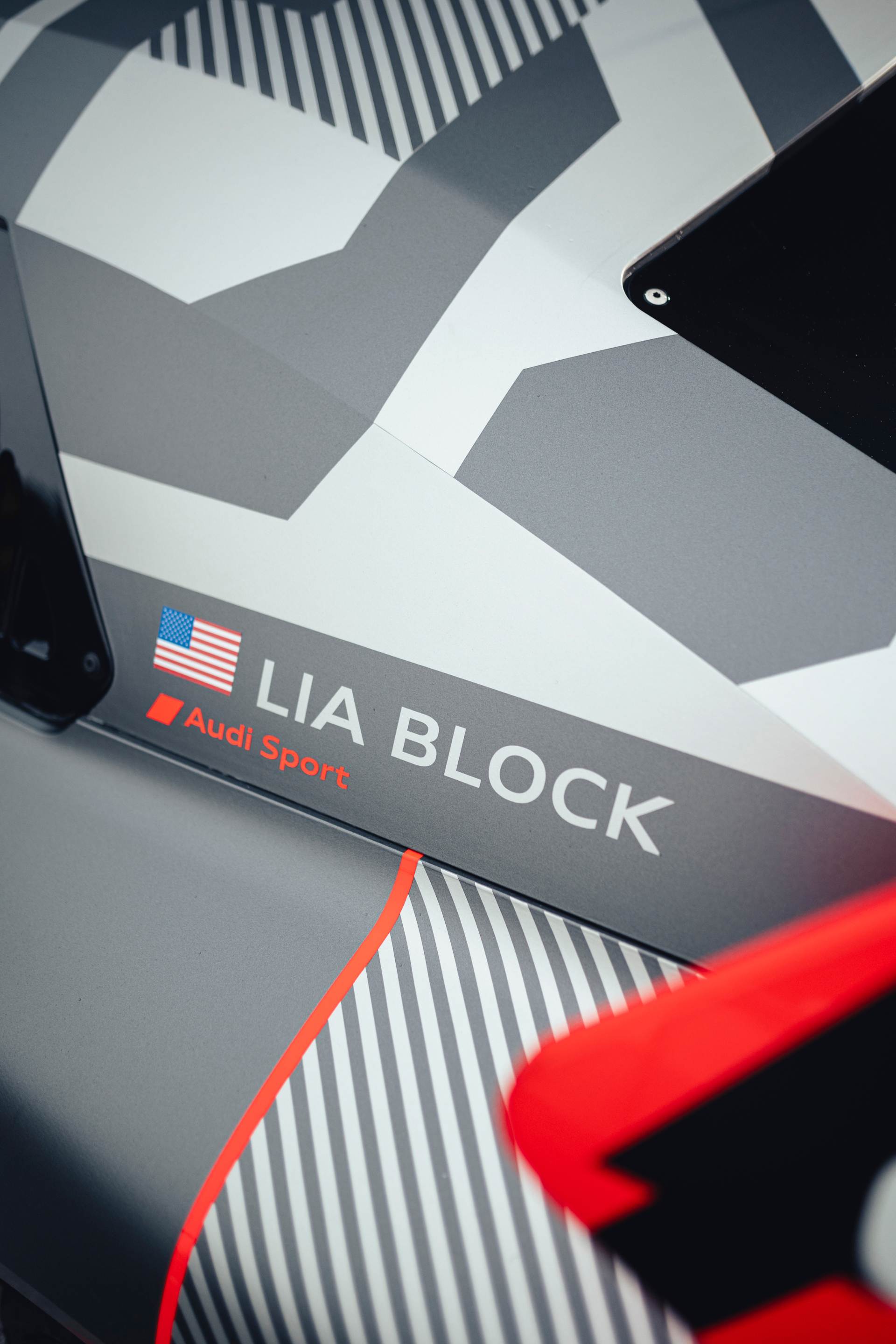 El nombre de Lia Block aparece en el costado del Audi S1 Hoonitron.