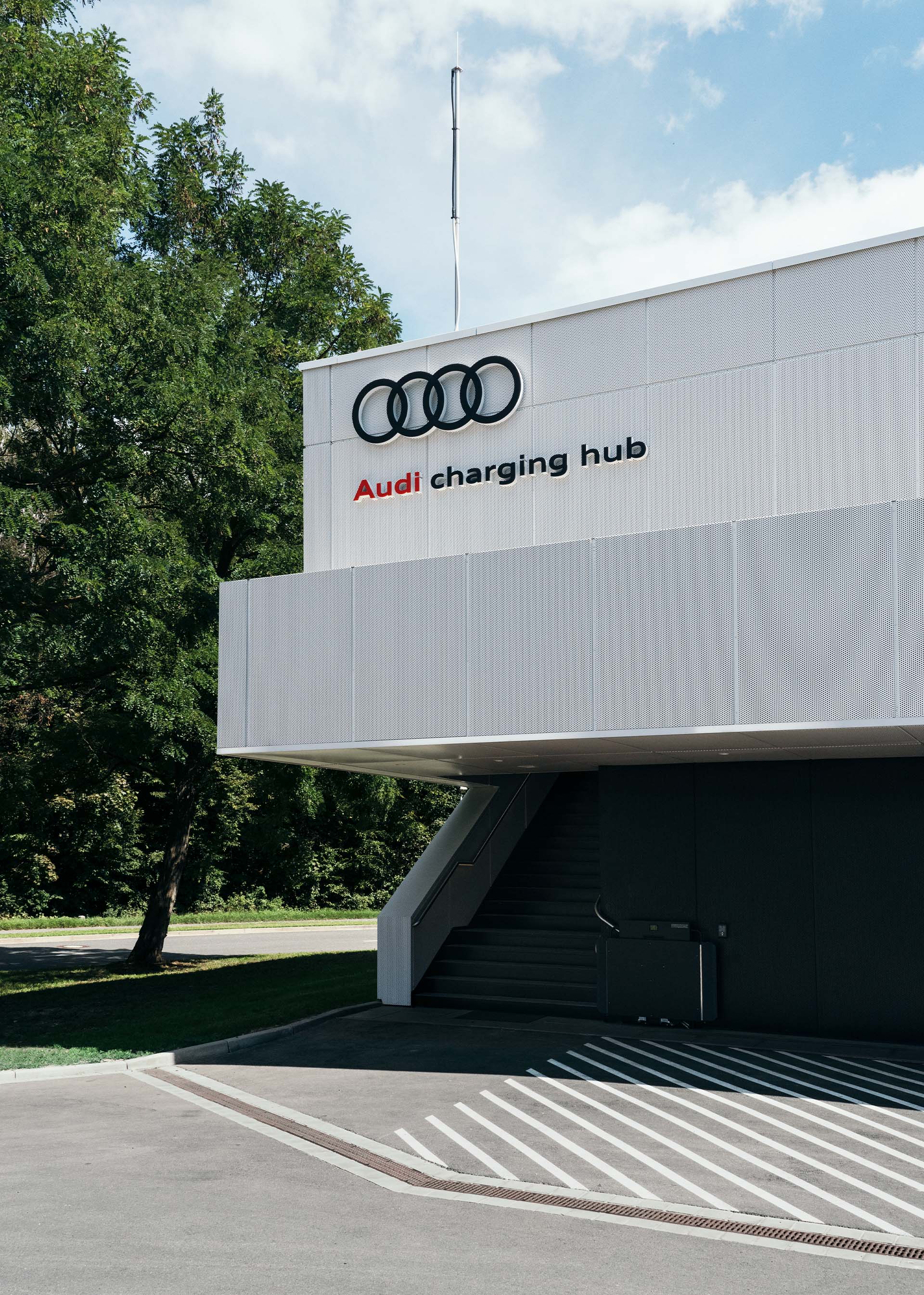 Área de entrada del centro de carga de Audi en Núremberg.